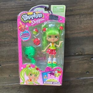 Shopkins Shoppies Blossom Apples + 2 shopkins NEW NIP RARE Shoppie